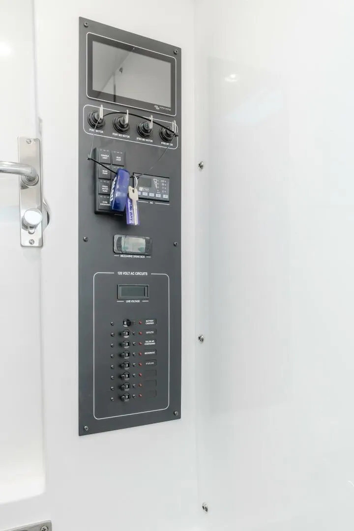 Slide: The Image of 2026 Mag Bay 43 Center Console - 5521591