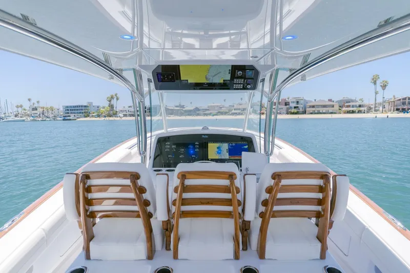 Slide: The Image of 2026 Mag Bay 43 Center Console -Flybridge - 5521511