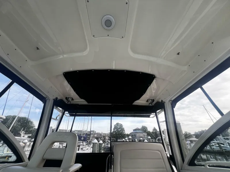 Slide: The Image of Boston Whaler 315 Conquest 2018 - 5231425