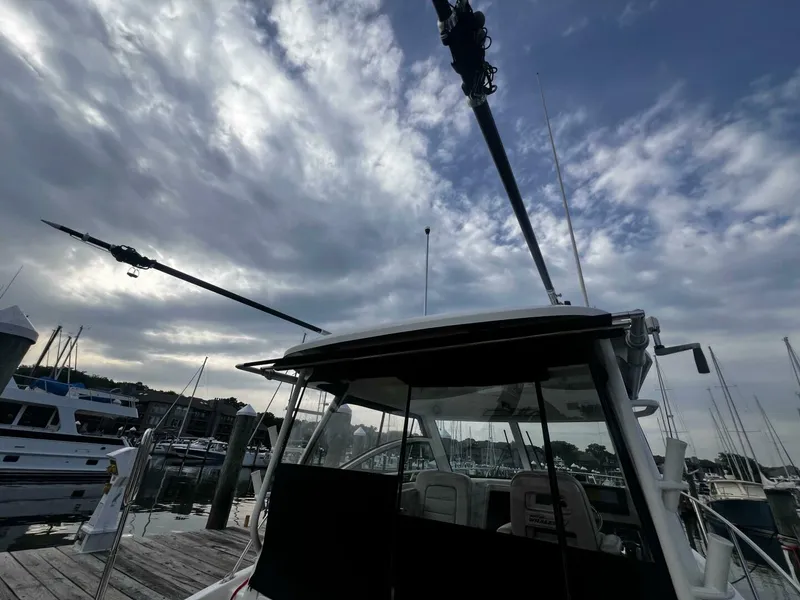 Slide: The Image of Boston Whaler 315 Conquest 2018 - 5231458