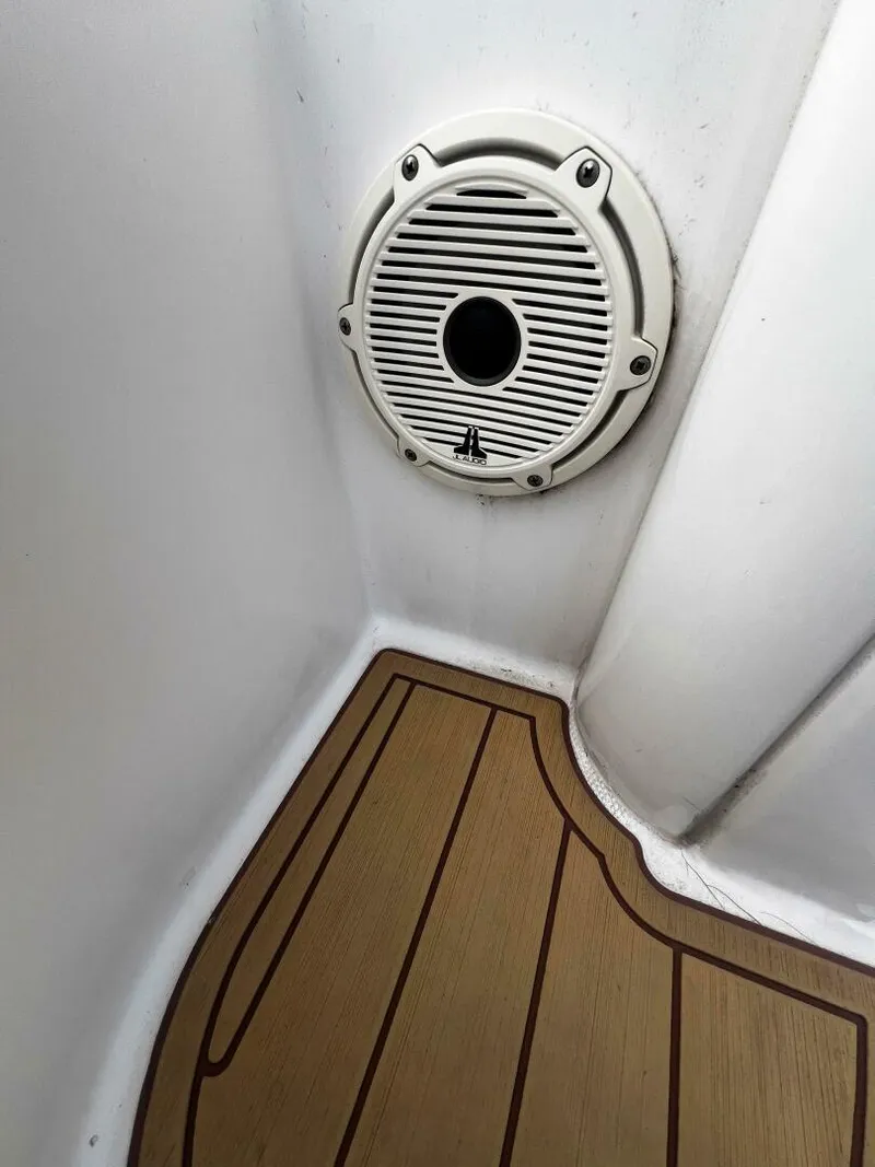 Slide: The Image of Boston Whaler 315 Conquest 2018 - 5231464