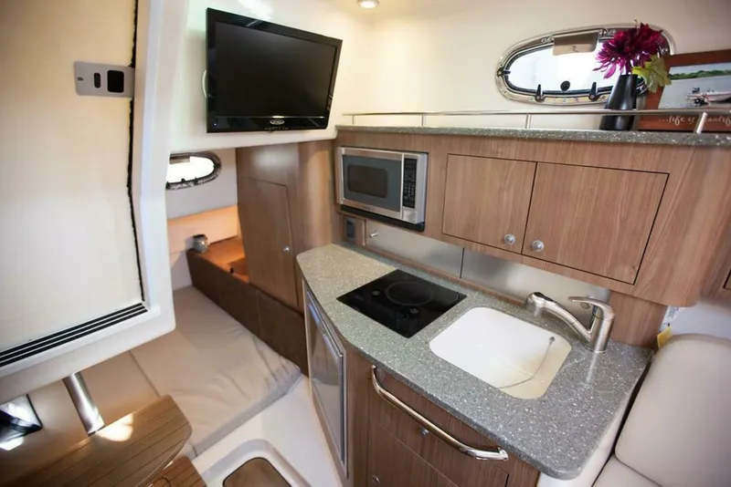 Slide: The Image of Boston Whaler 315 Conquest 2018 - 5231477