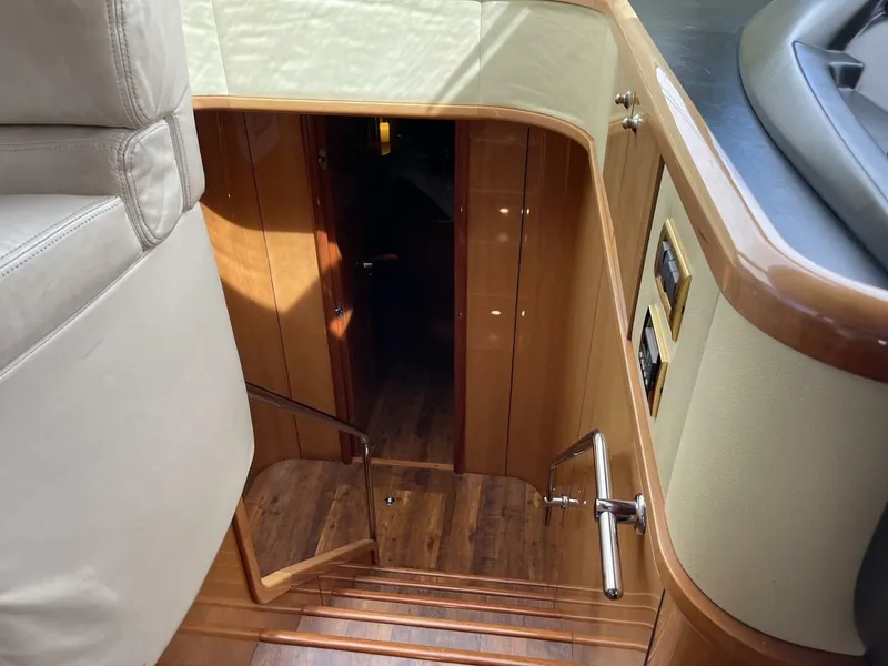 Slide: The Image of 2005 Sunseeker 75 Flybridge- LAUREL- Companionway - 5231691