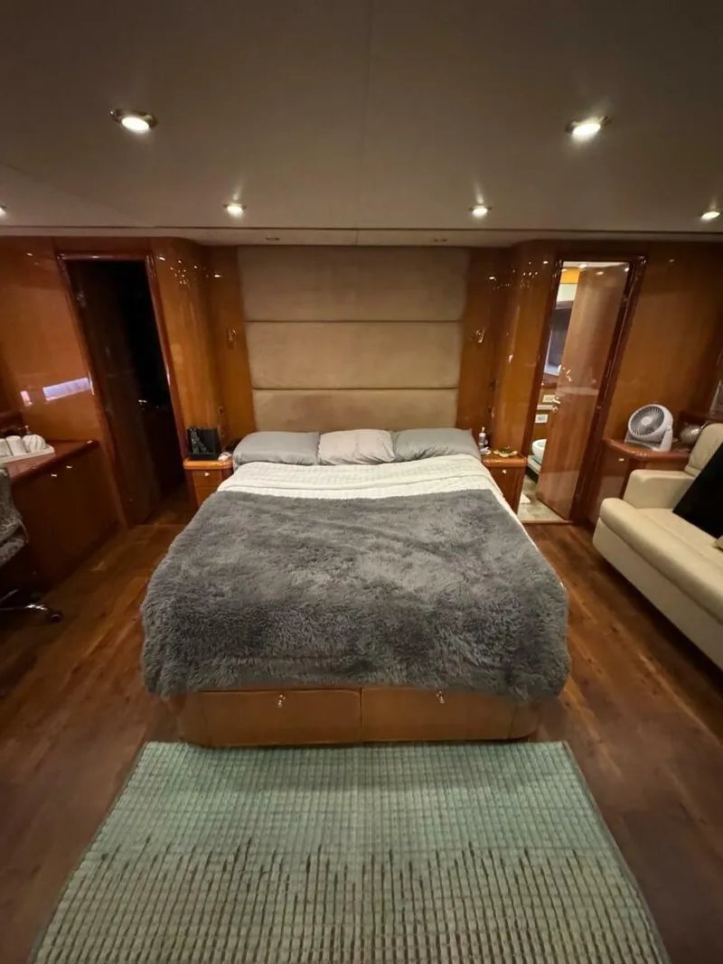 Slide: The Image of 2005 Sunseeker 75 Flybridge- LAUREL- Master Stateroom - 5235745