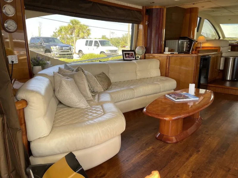 Slide: The Image of 2005 Sunseeker 75 Flybridge- LAUREL- Salon - 5231684