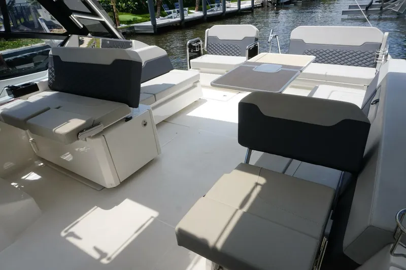 Slide: The Image of Aquila 32 Sport 2022 - 5280374