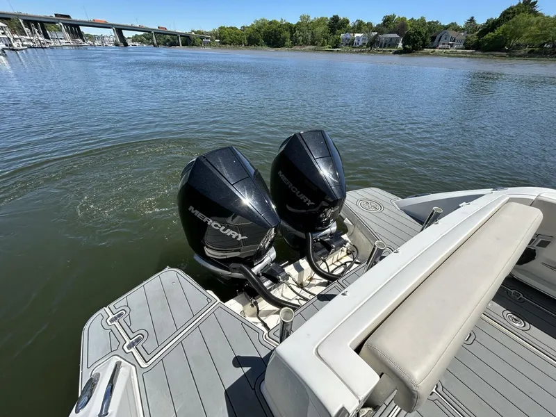 Slide: The Image of Boston Whaler 320 Vantage 2021 - 5323115