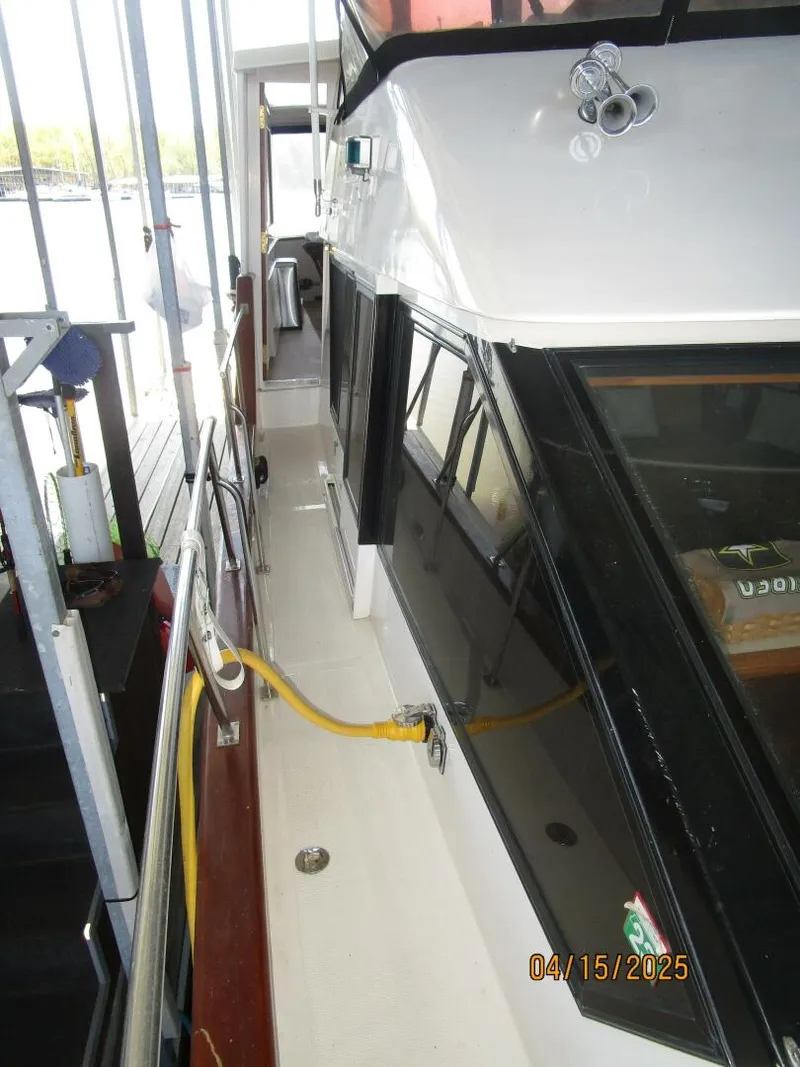 Slide: The Image of 48' Ocean Alexander starboard side deck1 - 5232934