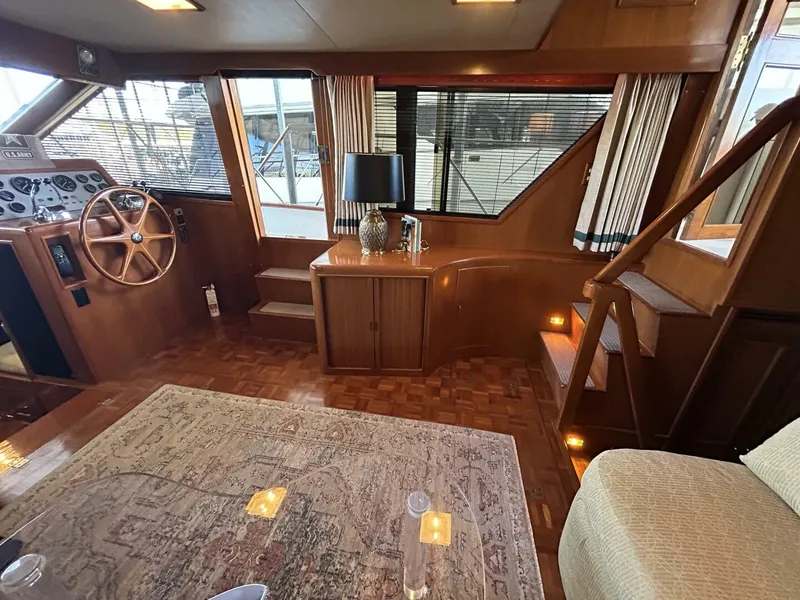 Slide: The Image of 48' Ocean Alexander salon starboard - 5232928