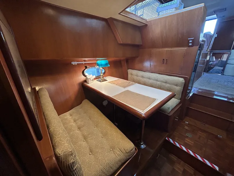 Slide: The Image of 48' Ocean Alexander dinette1 - 5232823