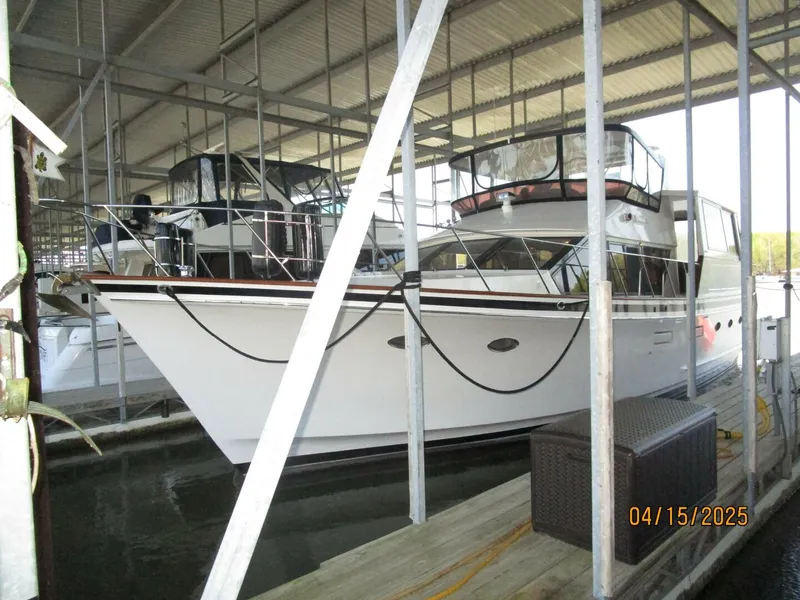 Slide: The Image of 48' Ocean Alexander port forward profile2 - 5232915