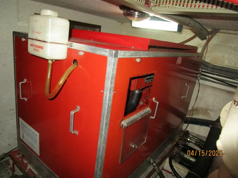 Slide: The Image of 48' Ocean Alexander generator soundbox1 - 5232890