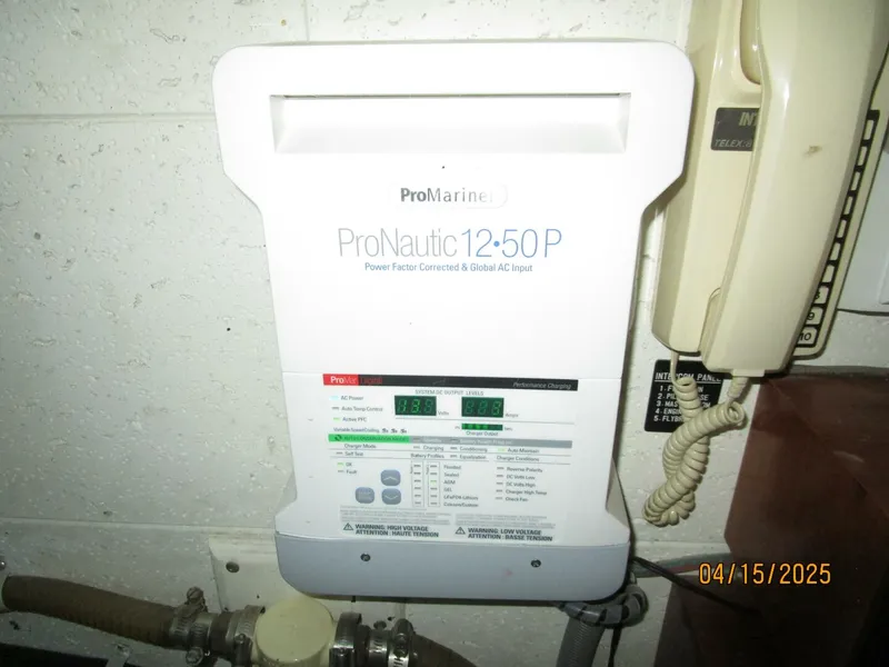 Slide: The Image of 48' Ocean ander battery charger - 5232821