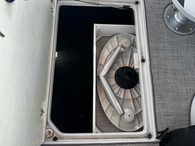 Slide: The Image of Crownline Boats 290 XSS 2022 - 5234415