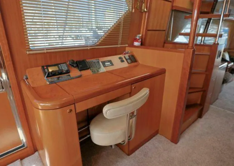 Slide: The Image of Grand Motor Yacht 2004 - 5233132