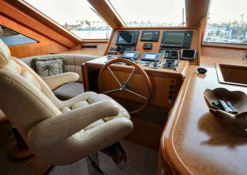 Slide: The Image of Grand Motor Yacht 2004 - 5233138