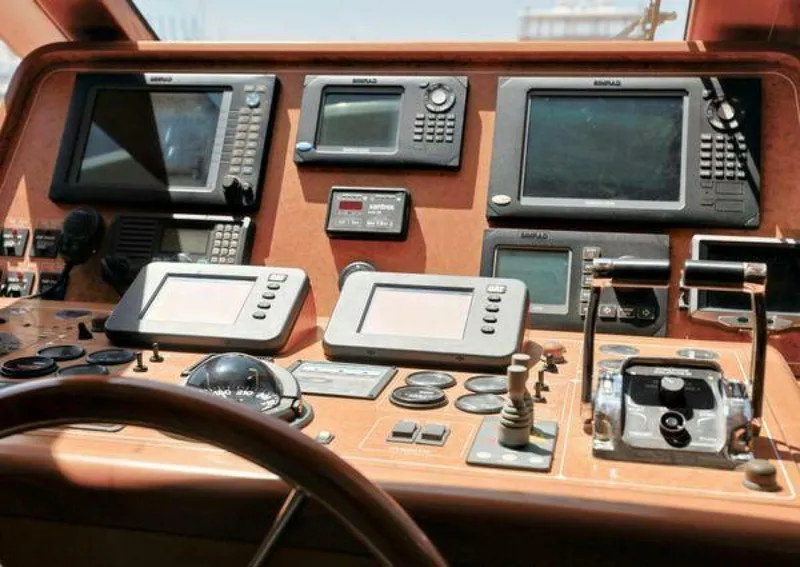 Slide: The Image of Grand Motor Yacht 2004 - 5233164