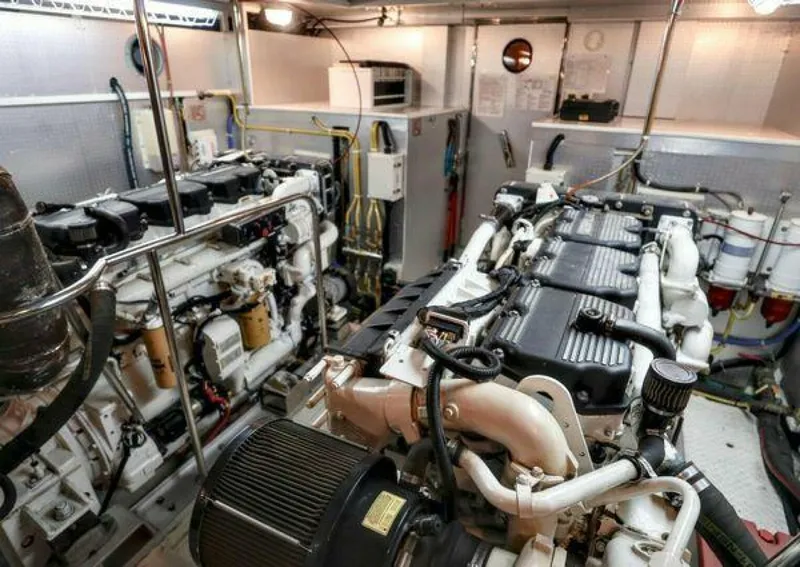 Slide: The Image of Grand Motor Yacht 2004 - 5233175