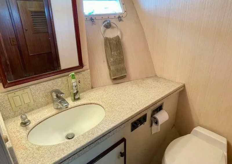 Slide: The Image of Hatteras 52 Convertible Sportfisher 1986 - 5234666