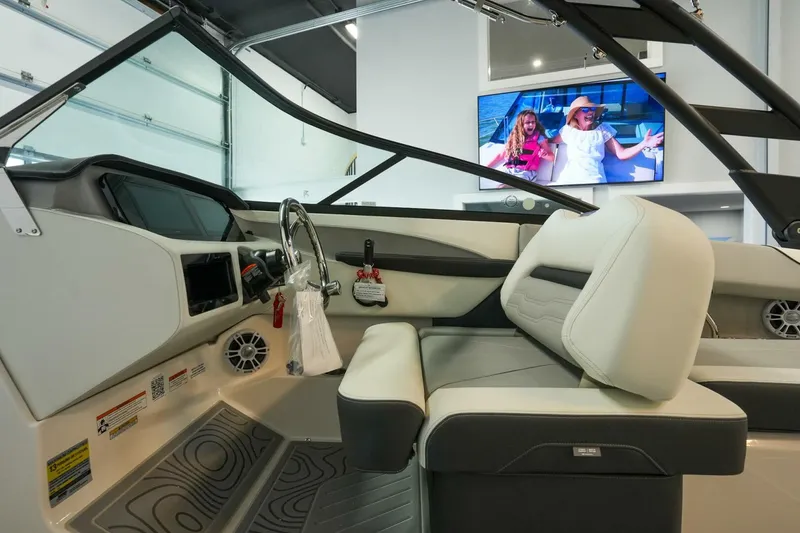 Slide: The Image of Regal LX2 2025 - 5350949