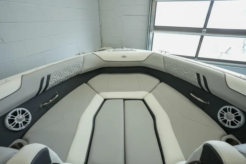 Slide: The Image of Regal LX2 2025 - 5350952