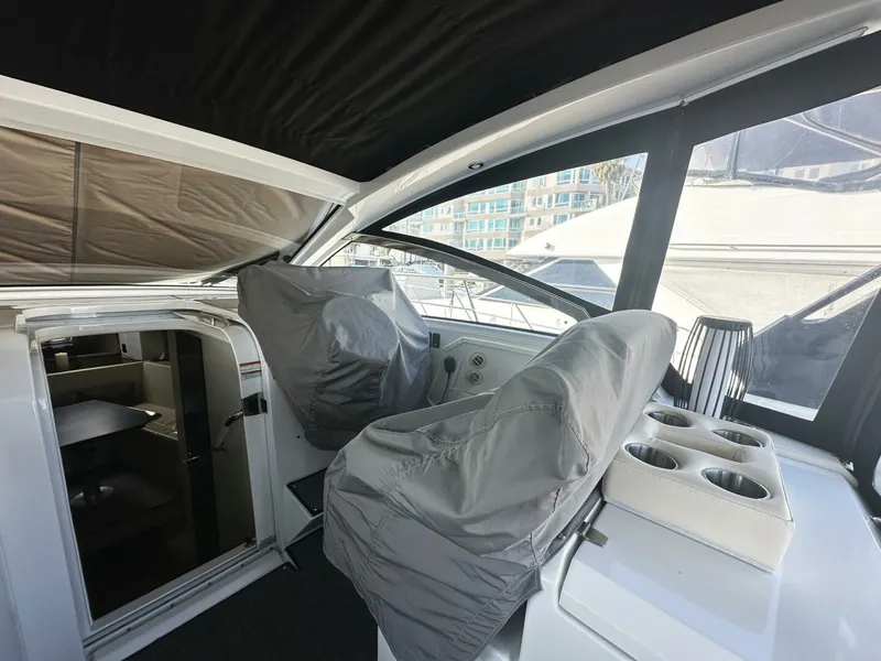 Slide: The Image of Cruisers 390 Express Coupe 2017 - 5367576