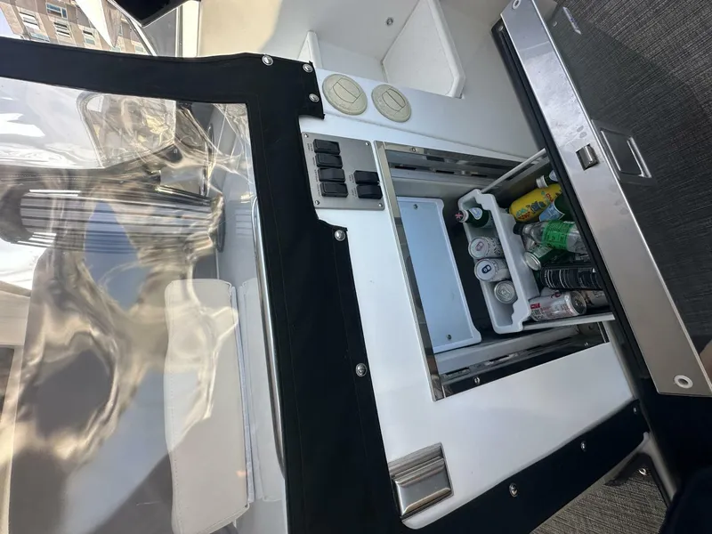 Slide: The Image of Cruisers 390 Express Coupe 2017 - 5367599