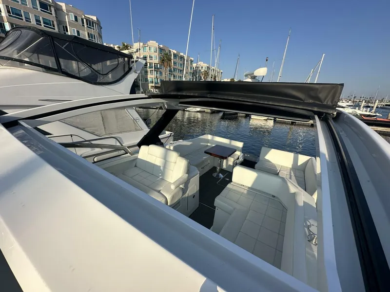 Slide: The Image of Cruisers 390 Express Coupe 2017 - 5367623