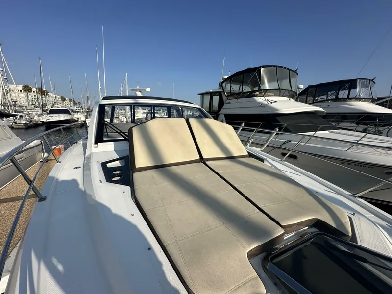 Slide: The Image of Cruisers Yachts 390 Express Coupe 2017 - 5367553