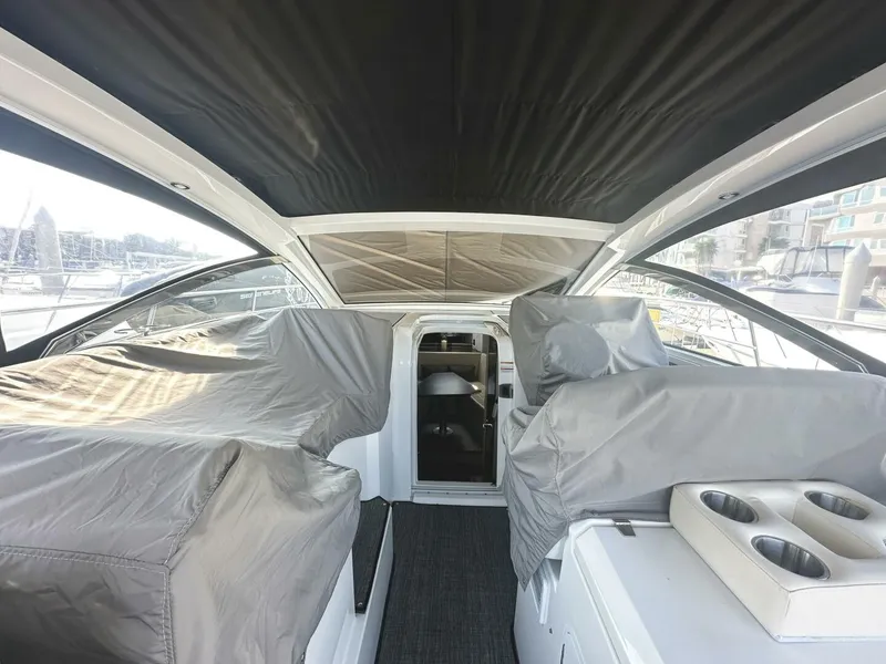 Slide: The Image of Cruisers Yachts 390 Express Coupe 2017 - 5367573