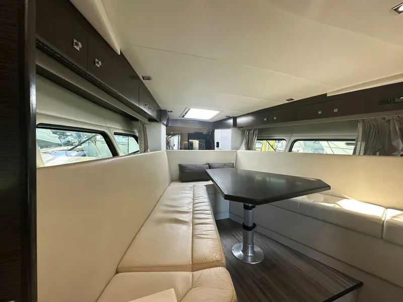 Slide: The Image of Cruisers Yachts 390 Express Coupe 2017 - 5367578