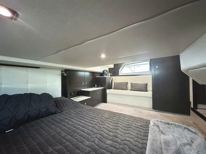 Slide: The Image of Cruisers Yachts 390 Express Coupe 2017 - 5367590