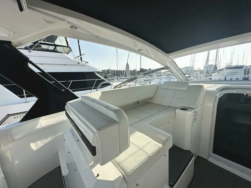 Slide: The Image of Cruisers Yachts 390 Express Coupe 2017 - 5367603