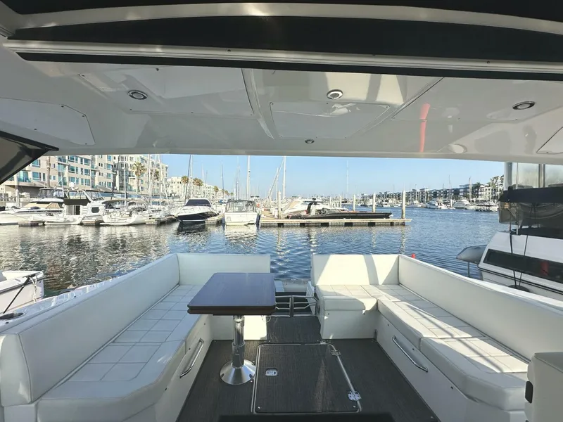 Slide: The Image of Cruisers Yachts 390 Express Coupe 2017 - 5367606