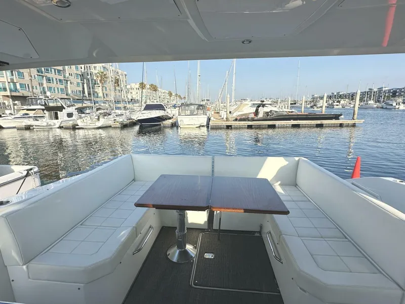 Slide: The Image of Cruisers Yachts 390 Express Coupe 2017 - 5367613