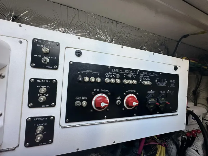 Slide: The Image of Cruisers Yachts 390 Express Coupe 2017 - 5367626