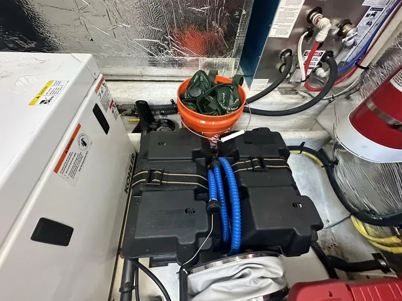 Slide: The Image of Cruisers Yachts 390 Express Coupe 2017 - 5367628