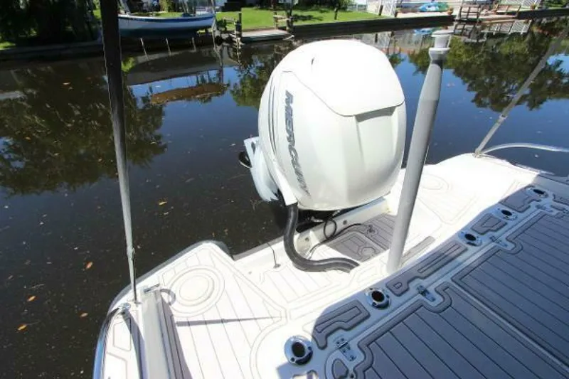 Slide: The Image of Boston Whaler 270 Dauntless 2017 - 5236141