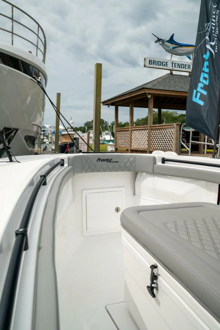 Slide: The Image of Front Runner 33 2026 - 5236659