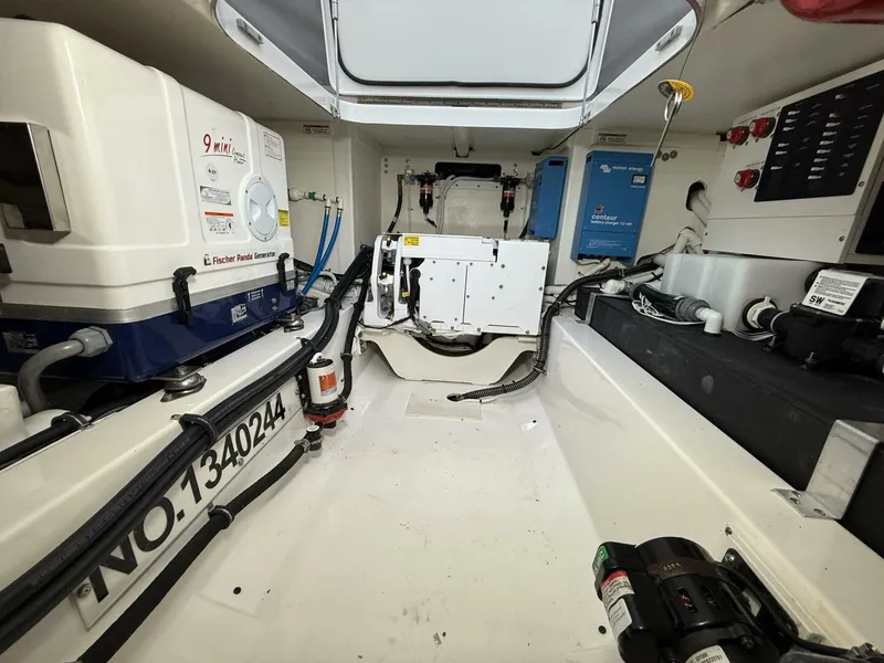 Slide: The Image of Tiara 43 LS 2023 - 5396351