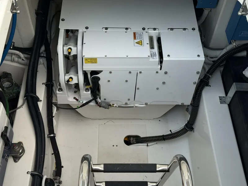 Slide: The Image of Tiara 43 LS 2023 - 5396359