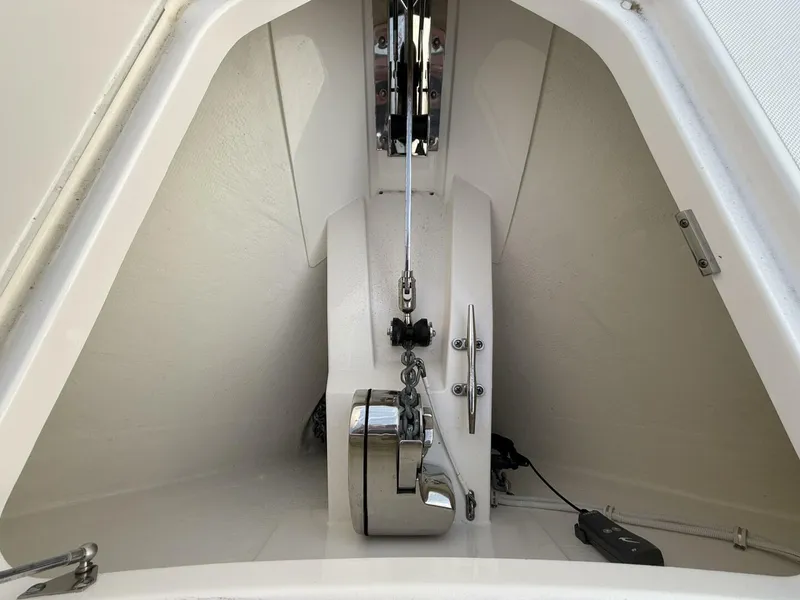 Slide: The Image of Tiara 43 LS 2023 - 5396373