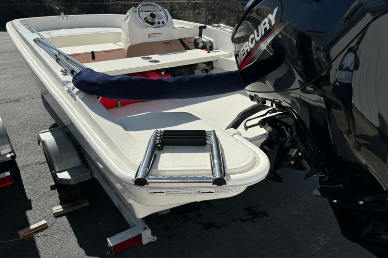 Slide: The Image of Boston Whaler 160 Super Sport 2025 - 2