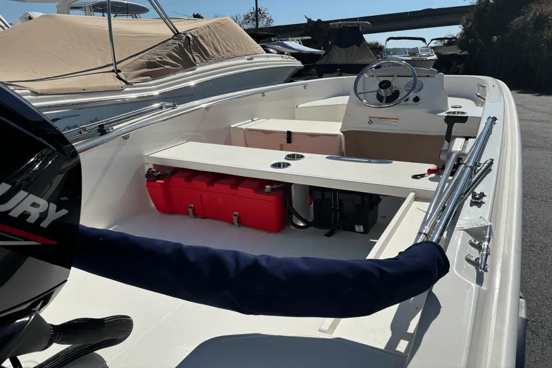 Slide: The Image of Boston Whaler 160 Super Sport 2025 - 3