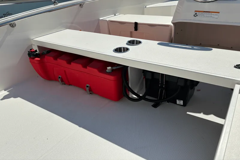 Slide: The Image of Boston Whaler 160 Super Sport 2025 - 4