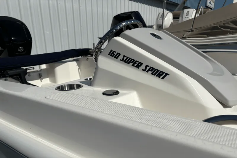 Slide: The Image of Boston Whaler 160 Super Sport 2025 - 5