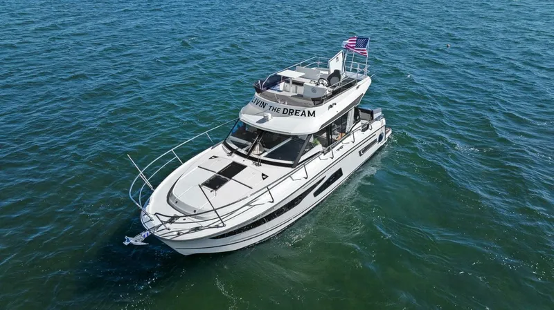 Slide: The Image of Jeanneau NC 1095 Fly 2020 - 5240084