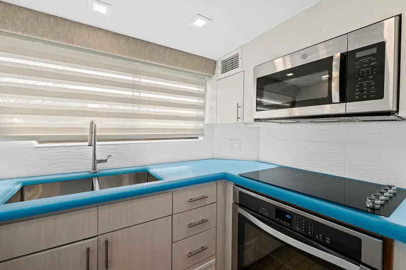 Slide: The Image of Hatteras Motoryacht 1989 - 5251178