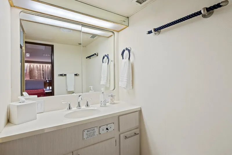 Slide: The Image of Hatteras Motoryacht 1989 - 5251182