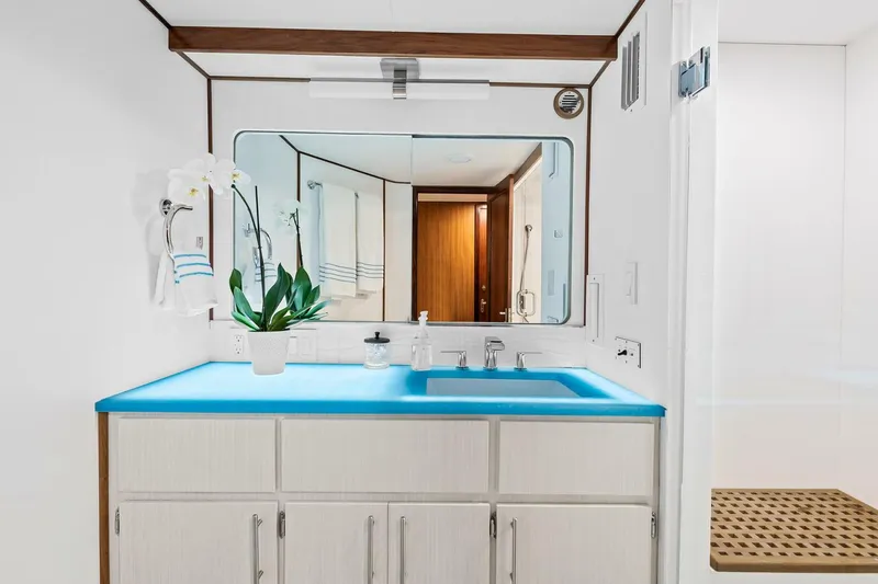 Slide: The Image of Hatteras Motoryacht 1989 - 5251195